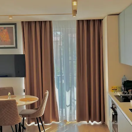 Deluxe Aparthotel Central Zalău Exterior photo